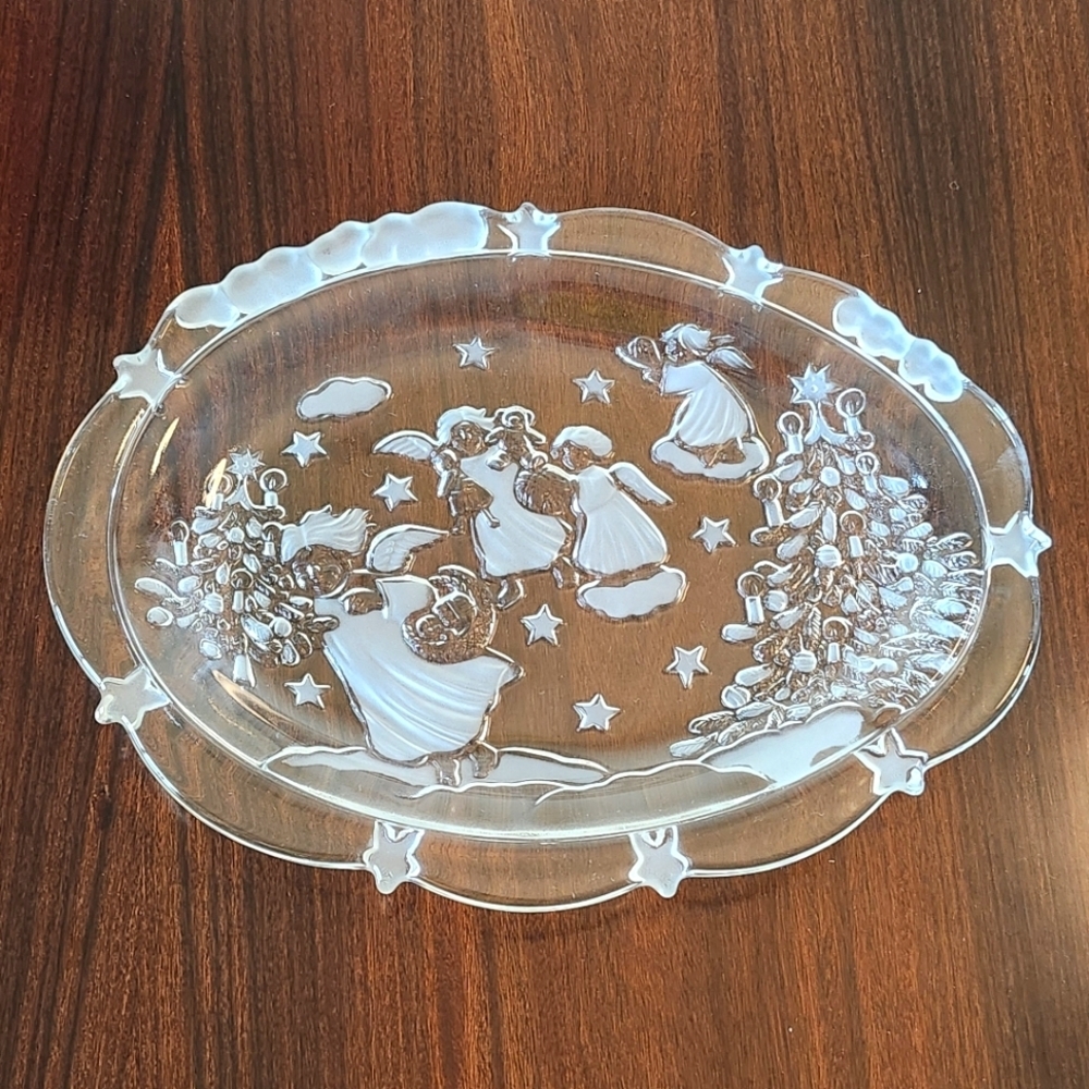 Vintage 1980’s Mikasa Holiday Classic Frosted Oval Dish Angels, Trees And Stars